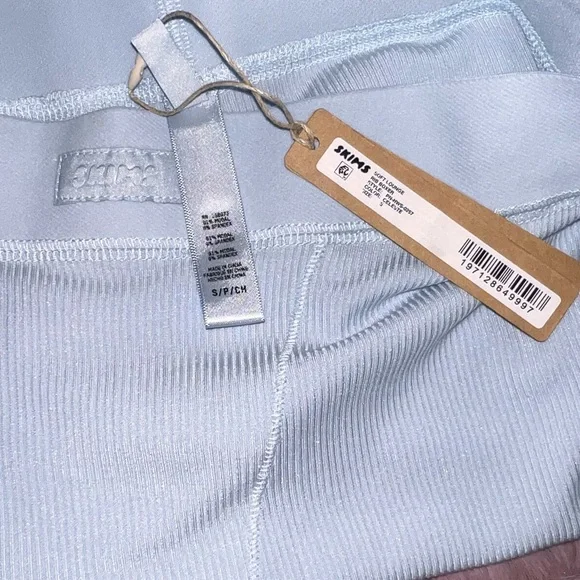 New SKIMS Blue soft lounge rib boxer OUT OF STOCK EVERYWHERE - Picture 3 of 6